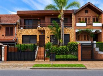 Casa · 250m² · 6 Ambientes · 1 Cochera · Importante Casa Se Vende en Colectora de Gral Paz