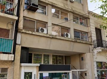 Oficina comercial · 95m² · Oficina Piso en Venta Flores 95.75 m, Frente.