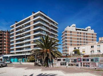 Edificio frente día  · Btwins Pinamar – Vista Al Mar, Jacuzzi y Parrilla Privada – Dueño Directo