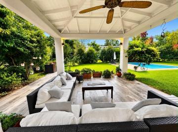Casa · 1200m² · 6 Ambientes · 6 Cocheras · Casa en Mayling Club de Campo