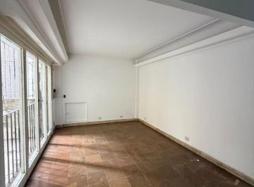Departamento de 2 ambientes, Parque Chacabuco · Venta 2 Ambientes Amplios Sobre Av La Plata Al 1100, Luminoso.