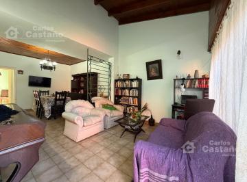 Casa · 128m² · 3 Ambientes · 1 Cochera · Chalet en 1 Planta, 2 Amb. + PH 2 Amb. con Patio, Parrilla, Garaje y Jardín