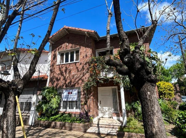 Casa · 118m² · 6 Ambientes · 1 Cochera