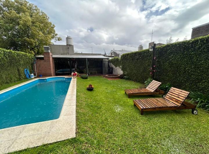 Casa · 170m² · 5 Ambientes · 1 Cochera
