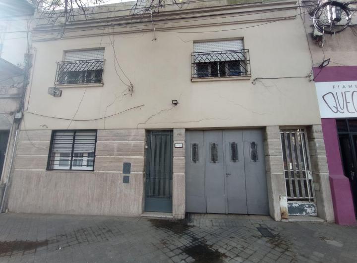 Casa · 200m² · 6 Ambientes · 1 Cochera