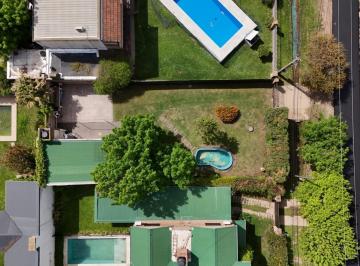 Casa · 48m² · 2 Ambientes · 1 Cochera · Casa en Funes con Potencial Comercial