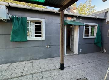 Casa · 1 Dormitorio · Casa Frente a Nuevos Tribunales - Patio Compartido
