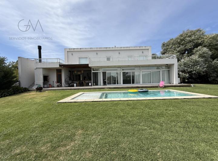 Casa · 190m² · 6 Ambientes