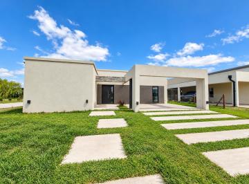 Casa · 155m² · 4 Ambientes · 2 Cocheras · Casa en Venta en Horizontes Al Sur