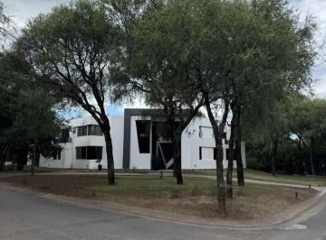 Casa de 5 ambientes, Córdoba · Casa en El Bosque