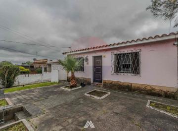 Casa · 190m² · 7 Ambientes · Venta Dos Casas - Mismo Padron - Colon Ideal Renta