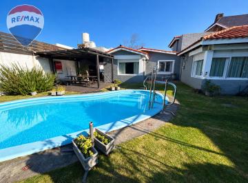 Casa · 244m² · 5 Ambientes · 2 Cocheras · Venta Casa Punta Gorda 3 Dorm. Servicio