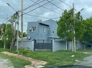 Casa · 220m² · 4 Ambientes · 2 Cocheras · Casa en Alquiler en Las Nazarenas
