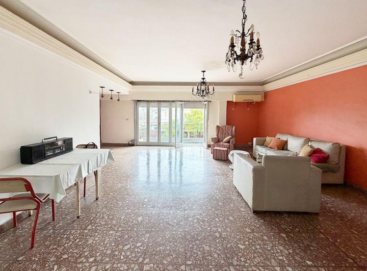 Casa · 196m² · 4 Ambientes · 1 Cochera