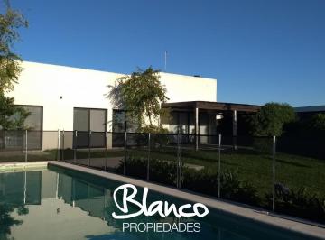 Casa · 200m² · 5 Ambientes · 1 Cochera · Casa en Alq. Temporario en San Sebastian, Escobar, G. B. a. Zona Norte