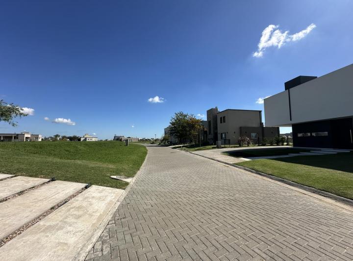 Terreno · 602m²