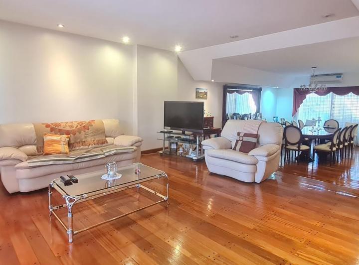 Casa · 468m² · 5 Ambientes · 4 Cocheras