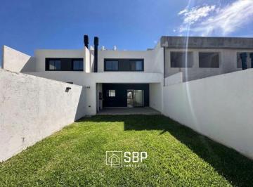 Casa de 5 ambientes, Córdoba · Vendo Dúplex Docta Av 3 Dorm con Quincho y Cochera Doble