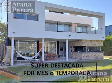 Casa · 260m² · 5 Ambientes · 4 Cocheras · Alquiler Casa a Laguna, Benavidez, Tigre, San Benito Villanueva de Diseño