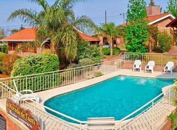Casa · 297m² · 8 Dormitorios · 4 Cocheras · Complejo de Cabañas en Venta Tanti