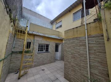 Casa · 80m² · 4 Ambientes · Casa de Pasillo 2 Dorm., No PH.
