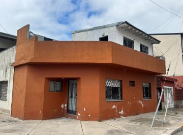 PH · 65m² · 2 Ambientes · PH 2 Ambientes + Quincho en Alquiler - San Justo