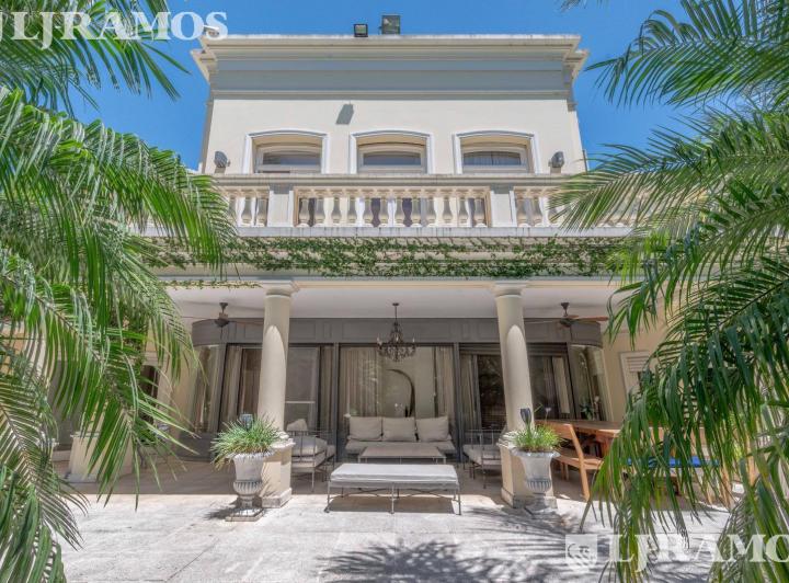Casa · 750m² · 9 Ambientes · 7 Cocheras