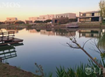 Casa · 175m² · 4 Ambientes · Casa con Vista Al Agua en El Cantón Norte
