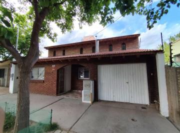 Casa de 6 ambientes, Las Heras · Casa en Alquiler C/ Cochera en Las Heras