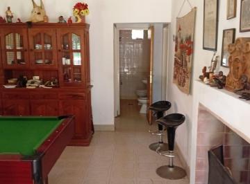 Quinta vacacional de 6 ambientes, La Plata · Casa Quinta con Pileta y Más. Km 52 Ruta 2 | 4 Dorm. | 10 Personas