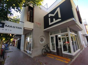 Casa · 112m² · 6 Ambientes · Venta de Casa Más Locales Comerciales