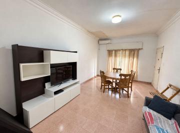 Casa · 167m² · 5 Ambientes · 1 Cochera · Casa Exc Ubicacion Cochera Cubierta Apto Credito