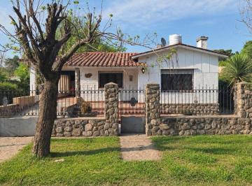 Casa · 239m² · 6 Ambientes · 1 Cochera · Casa en Venta Villa Santarelli, Santa Rosa de Calamuchita 3 Dorm. 2 Baños