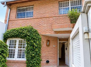 Casa · 110m² · 6 Ambientes · 1 Cochera · Venta Casa Triplex 6 Ambientes Martinez Parrilla