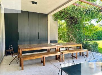 Casa · 230m² · 7 Ambientes · 2 Cocheras · Casa en El Encuentro