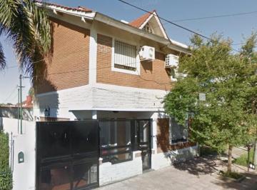 Casa · 154m² · 5 Ambientes · 2 Cocheras · Casa en Villa Adelina