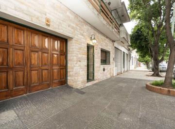 Casa · 174m² · 4 Ambientes · 1 Cochera · Casa 2 Plantas 4 Ambientes Cochera Quincho Patio