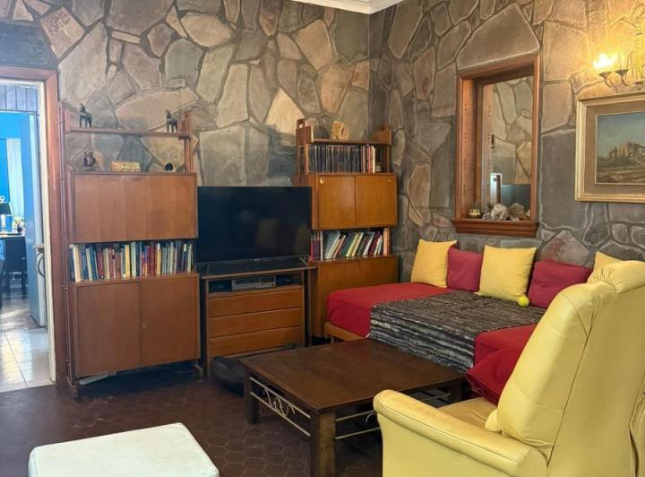 Casa · 90m² · 3 Ambientes · 2 Cocheras