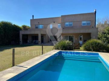Casa · 340m² · 6 Ambientes · 2 Cocheras · Casa - El Lauquen