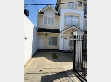 Casa · 83m² · 3 Ambientes · 1 Cochera · Duplex en Venta en Ramos Mejia