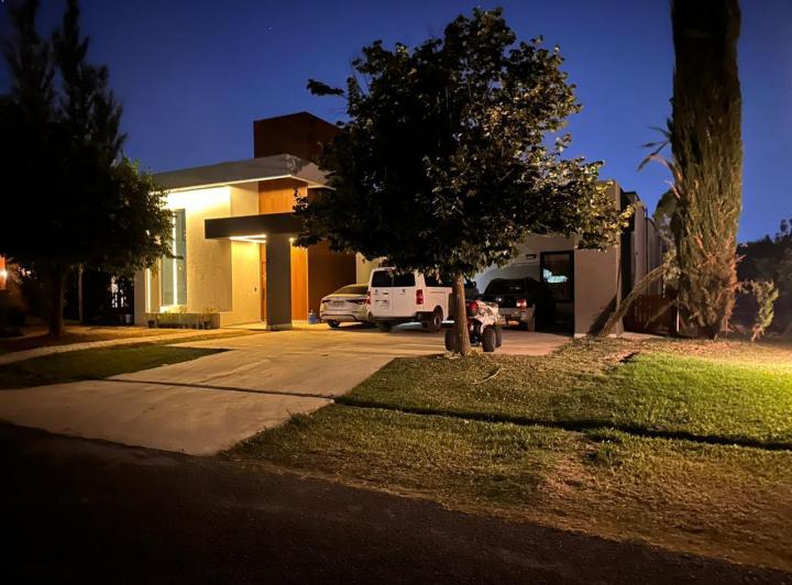 Casa · 265m² · 7 Ambientes · 2 Cocheras