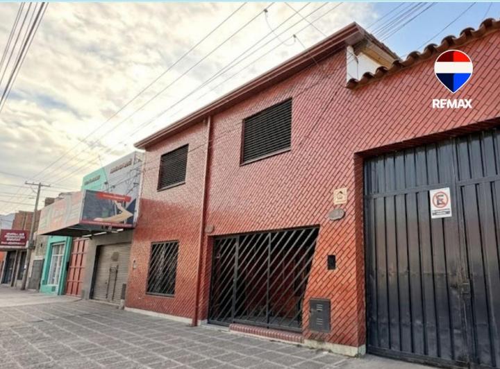 Casa · 280m² · 5 Ambientes · 1 Cochera