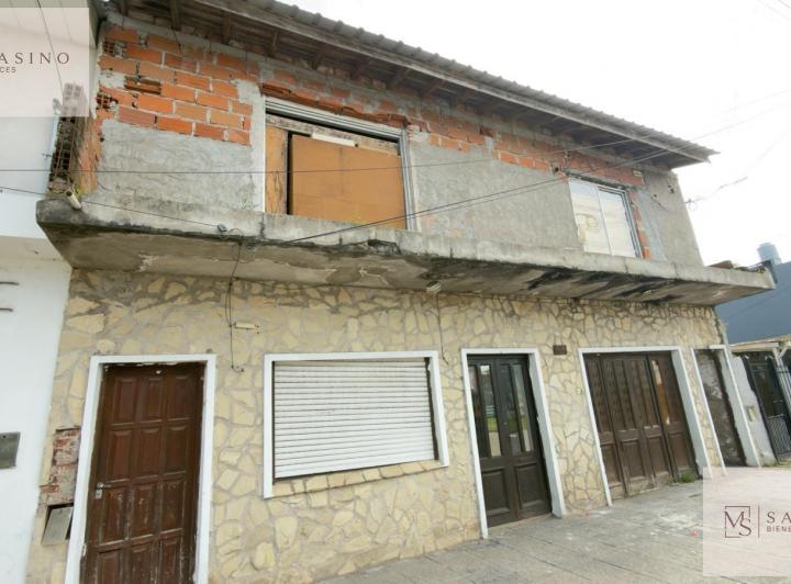 Casa · 350m² · 9 Ambientes · 2 Cocheras