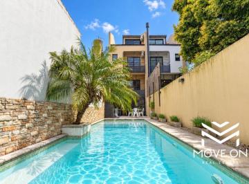 Casa de 6 ambientes, Vicente López · Venta - Triplex de 4 Dorm. con Jardin y Piscina Propia en Vicente López!
