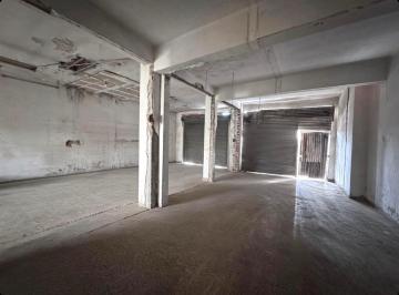 Local comercial · 221m² · 5 Ambientes · Alquiler Local Comercial con Parque y Oficinas en Ituzaingo