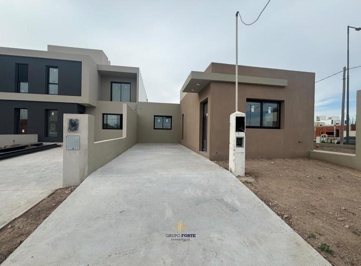Casa · 76m² · 3 Ambientes · 1 Cochera