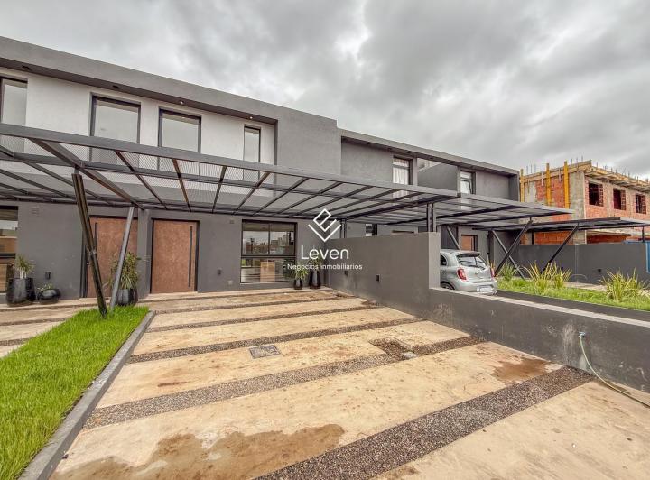 Casa · 144m² · 4 Ambientes · 2 Cocheras