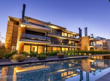 Departamento · 70m² · 4 Ambientes · 1 Cochera · Alquiler Jardines de Carrasco 2 Dorm Amueblado
