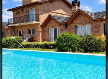 Casa · 425m² · 7 Ambientes · Venta - Chalet - 4 Dorm - 4 Baños - Lote 5.000 m² - Villa Giardino - Cordoba