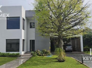Casa · 190m² · 4 Ambientes · 1 Cochera · Alquiler Casa en Club de Campo La Cándida